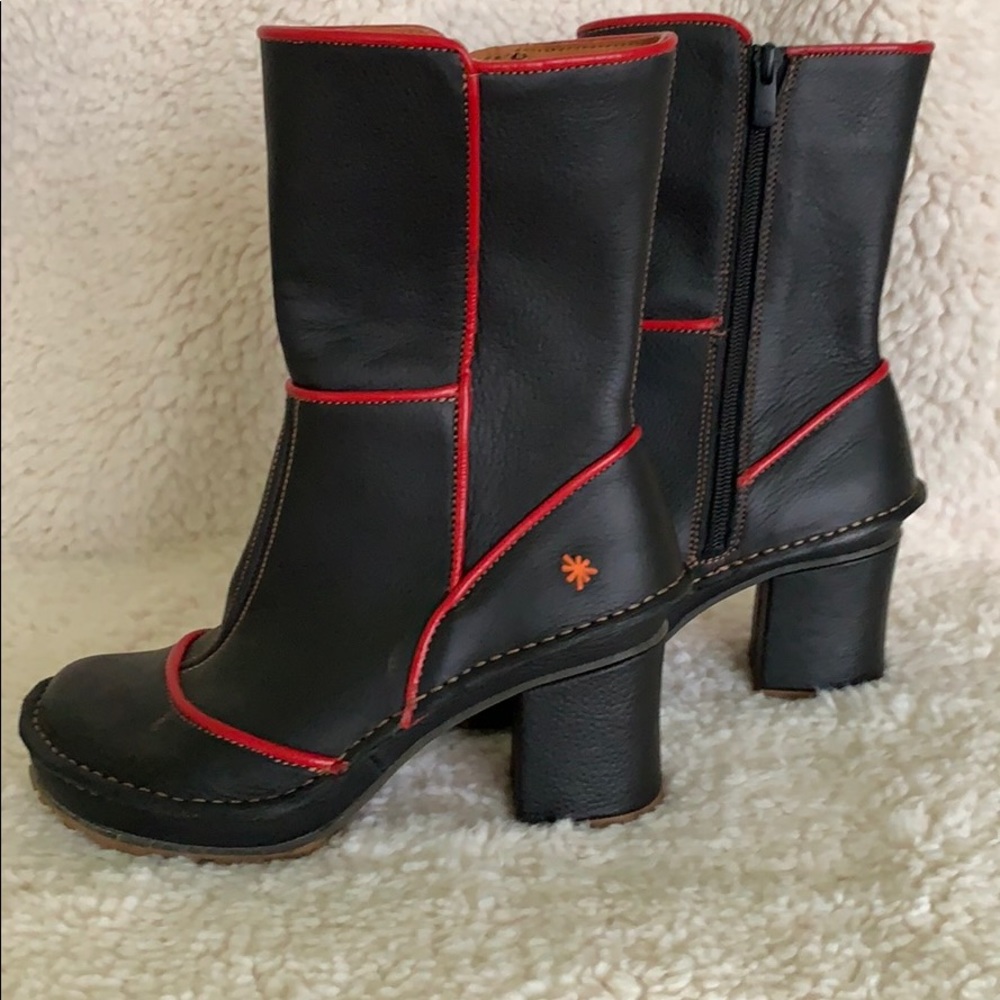 ART BOOTIES SZ6